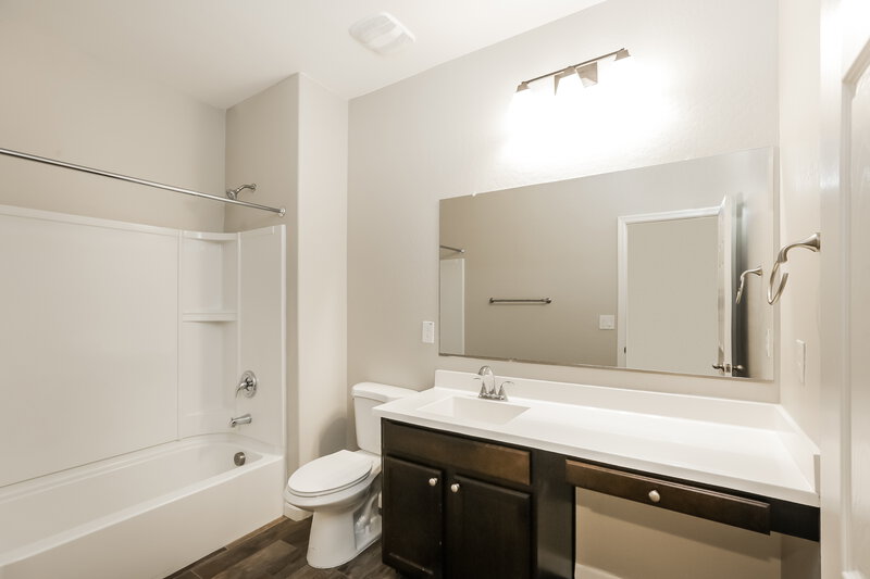 2,085/Mo, 4076 W Ardmore Rd Laveen, AZ 85339 Bathroom View