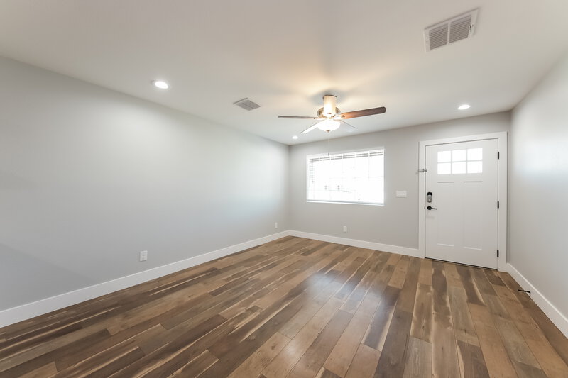 1,885/Mo, 4653 S 38th Glen Phoenix, AZ 85041 Living Room View