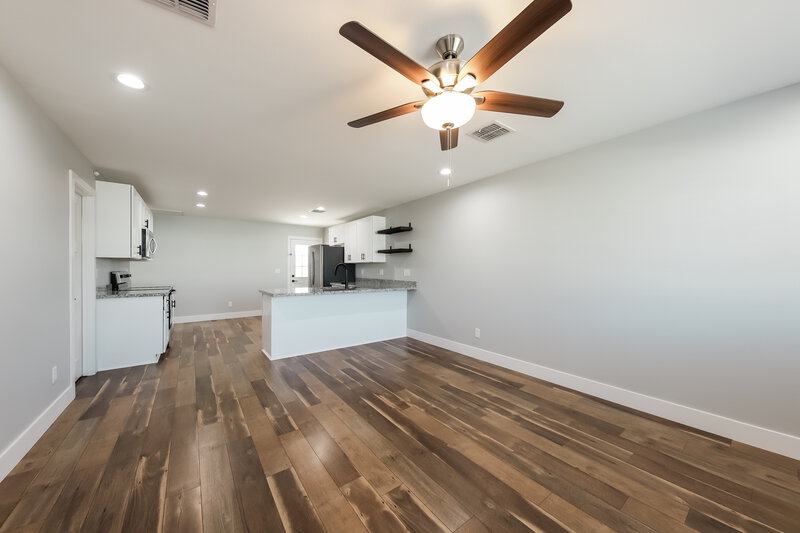 1,885/Mo, 4653 S 38th Glen Phoenix, AZ 85041 Dining Room View
