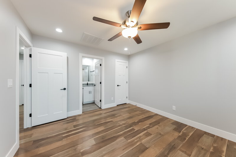 1,885/Mo, 4653 S 38th Glen Phoenix, AZ 85041 Main Bedroom View 2