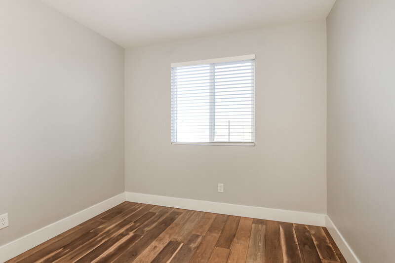 1,850/Mo, 3862 W Tamarisk Ave Phoenix, AZ 85041 Bedroom View 2
