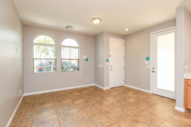 1,890/Mo, 451 S Hawes Rd Unit 71 Mesa, AZ 85208 Living Room View