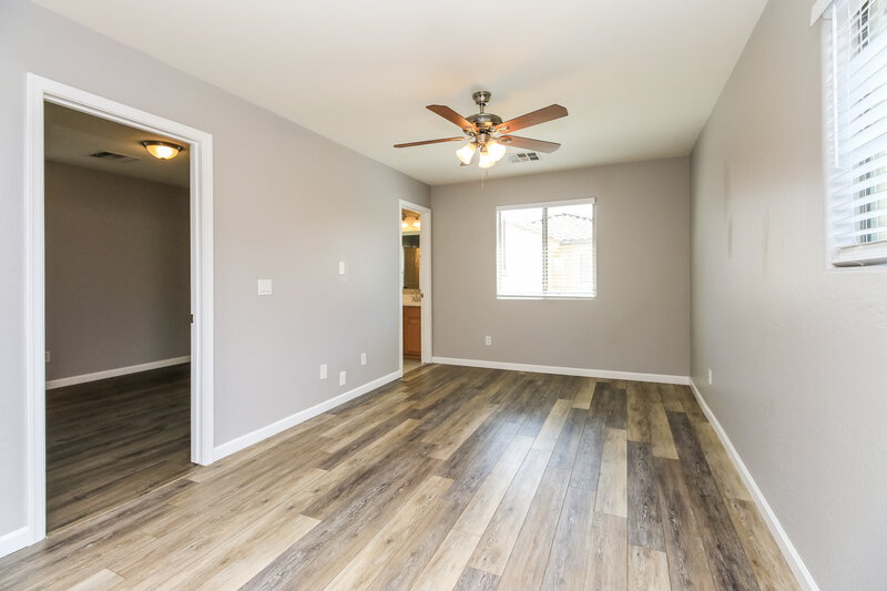 1,890/Mo, 451 S Hawes Rd Unit 71 Mesa, AZ 85208 Main Bedroom View