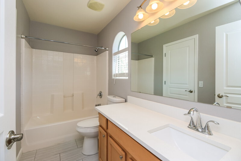 1,890/Mo, 451 S Hawes Rd Unit 71 Mesa, AZ 85208 Bathroom View