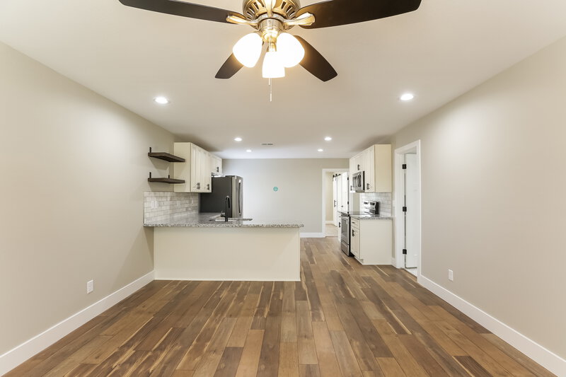 2,025/Mo, 5124 S 23rd Ave Phoenix, AZ 85041 Dining Room View