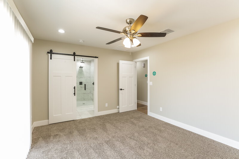 2,025/Mo, 5124 S 23rd Ave Phoenix, AZ 85041 Main Bedroom View 2