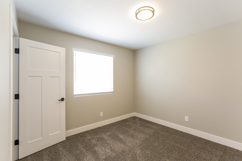 2,025/Mo, 5124 S 23rd Ave Phoenix, AZ 85041 Bedroom View