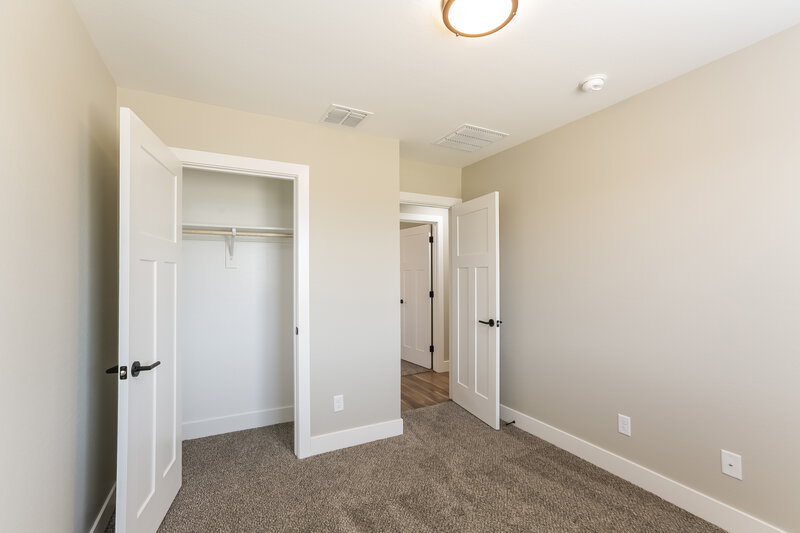 2,025/Mo, 5124 S 23rd Ave Phoenix, AZ 85041 Bedroom View 2