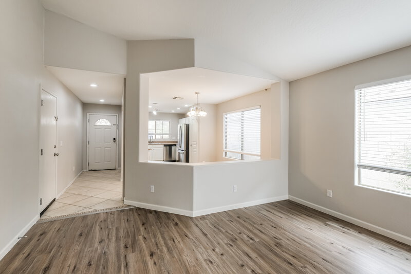 1,940/Mo, 7223 W Winslow Ave Phoenix, AZ 85043 Living Room View