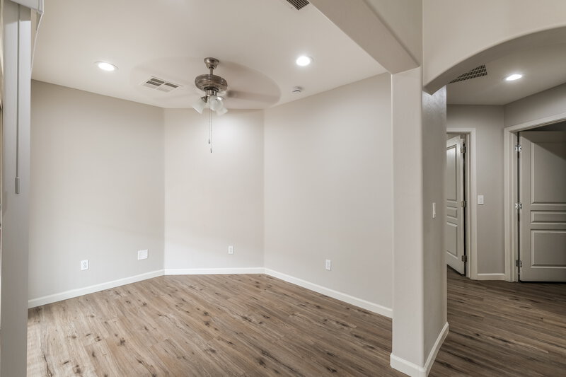 1,940/Mo, 7223 W Winslow Ave Phoenix, AZ 85043 Office View