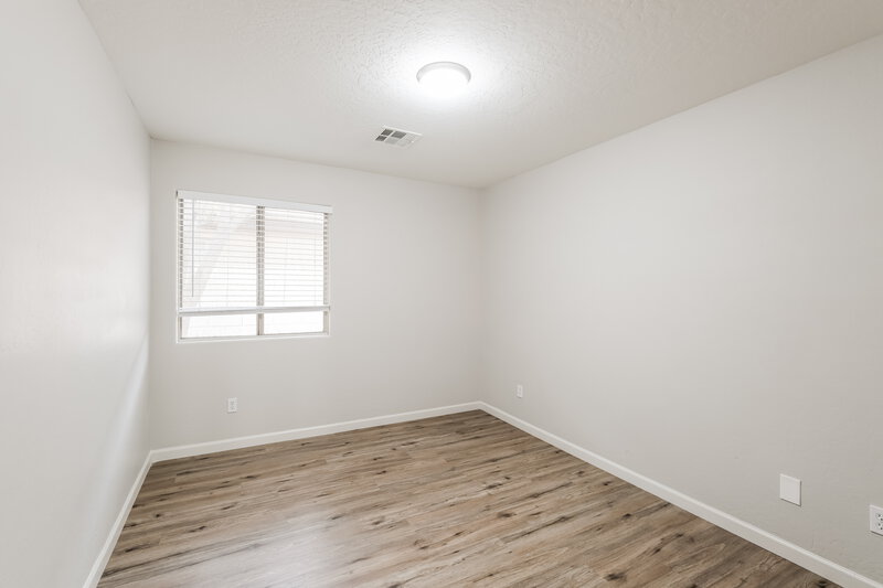 1,940/Mo, 7223 W Winslow Ave Phoenix, AZ 85043 Bedroom View