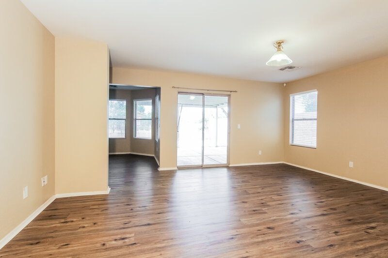 1,925/Mo, 3128 W Alta Vista Rd Phoenix, AZ 85041 Dining Room View