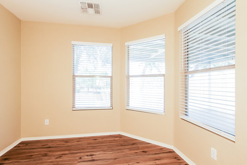 1,925/Mo, 3128 W Alta Vista Rd Phoenix, AZ 85041 Breakfast Nook View