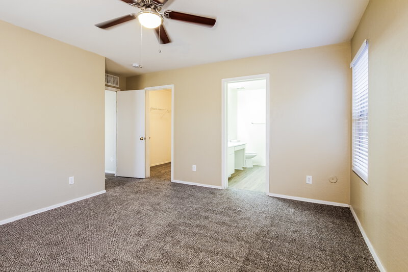 1,925/Mo, 3128 W Alta Vista Rd Phoenix, AZ 85041 Main Bedroom View 2