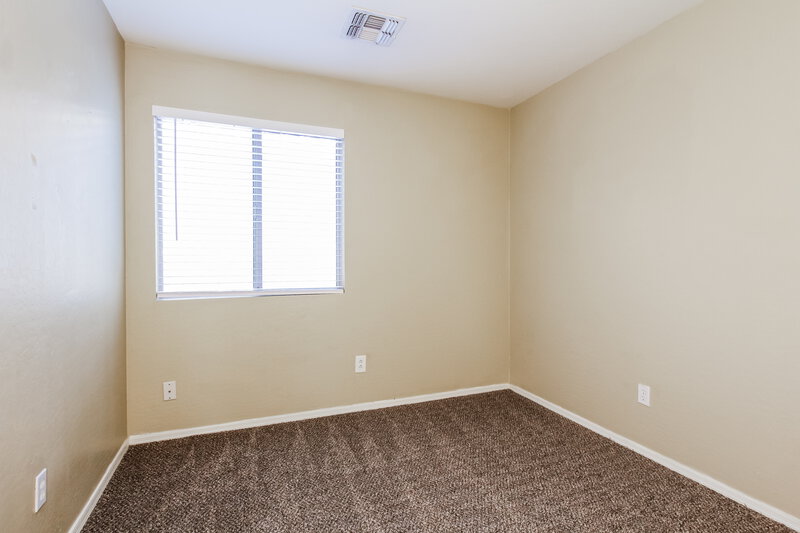 1,925/Mo, 3128 W Alta Vista Rd Phoenix, AZ 85041 Bedroom View