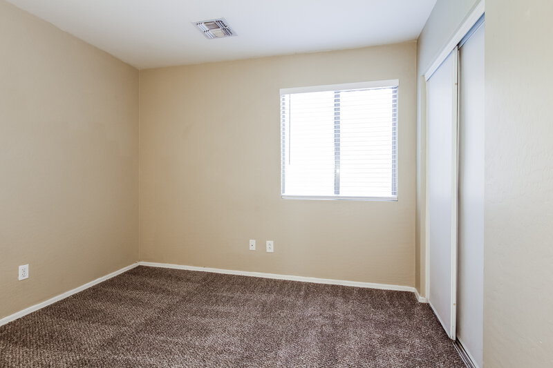 1,925/Mo, 3128 W Alta Vista Rd Phoenix, AZ 85041 Bedroom View 2