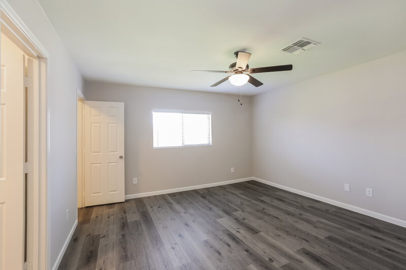 2,115/Mo, 11818 W Larkspur Dr El Mirage, AZ 85335 Main Bedroom View