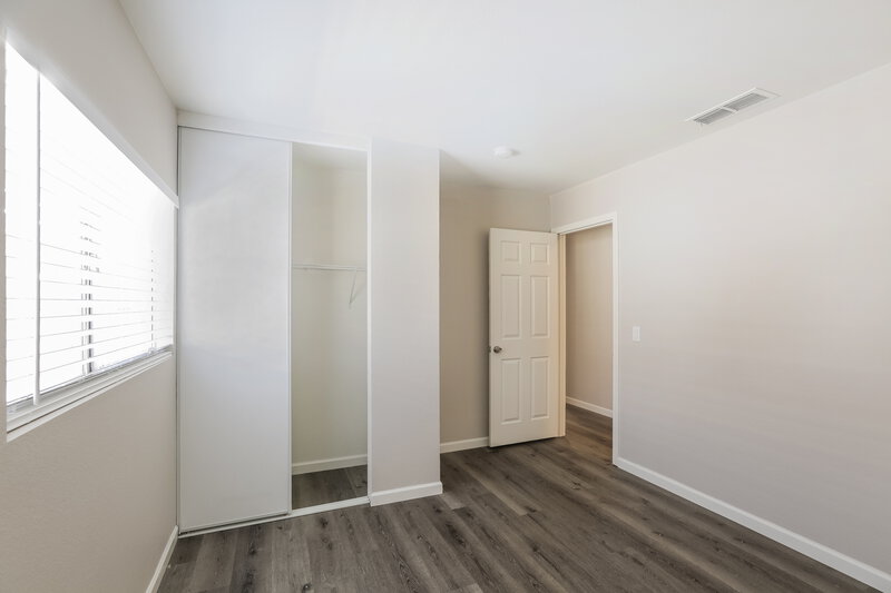 2,115/Mo, 11818 W Larkspur Dr El Mirage, AZ 85335 Bedroom View 2