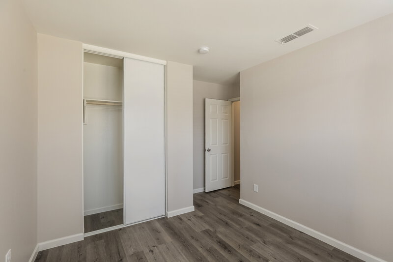 2,115/Mo, 11818 W Larkspur Dr El Mirage, AZ 85335 Bedroom View 3