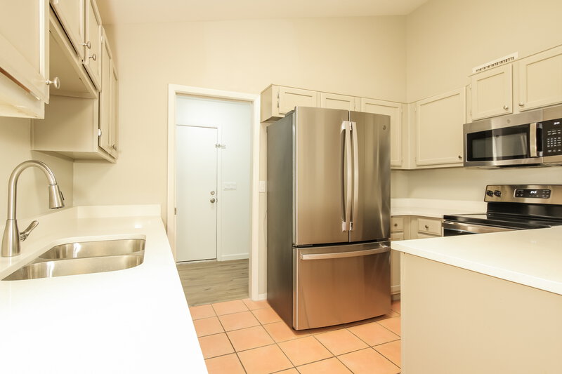 1,860/Mo, 11942 N 73rd Ave Peoria, AZ 85345 Kitchen View