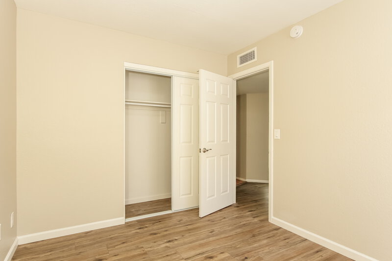 1,860/Mo, 11942 N 73rd Ave Peoria, AZ 85345 Bedroom View