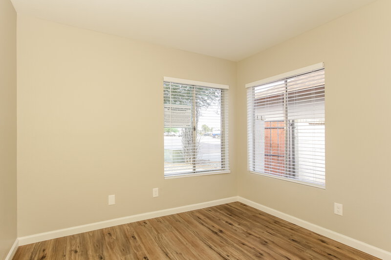 1,860/Mo, 11942 N 73rd Ave Peoria, AZ 85345 Bedroom View 2