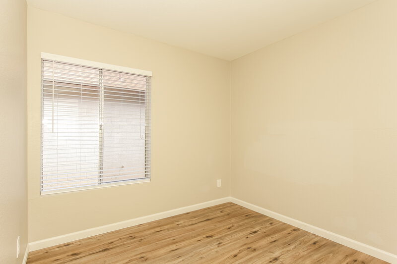 1,860/Mo, 11942 N 73rd Ave Peoria, AZ 85345 Bedroom View 4