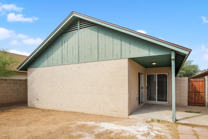 1,860/Mo, 11942 N 73rd Ave Peoria, AZ 85345 Rear View
