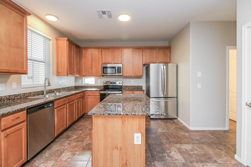 1,940/Mo, 10110 E Isleta Ave Mesa, AZ 85209 Kitchen View
