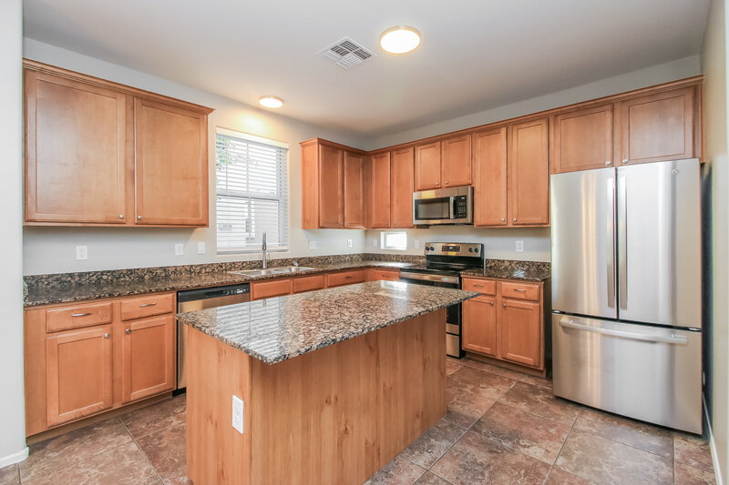 1,940/Mo, 10110 E Isleta Ave Mesa, AZ 85209 Kitchen View 2