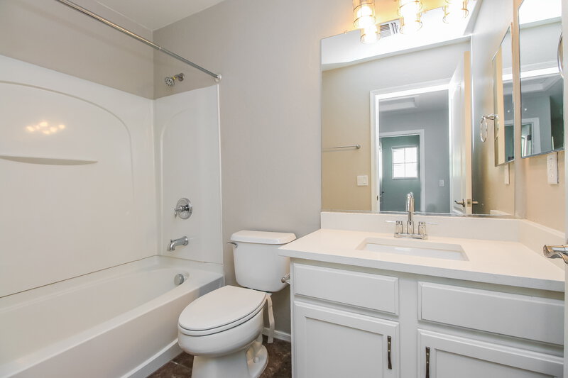 1,940/Mo, 10110 E Isleta Ave Mesa, AZ 85209 Bathroom View