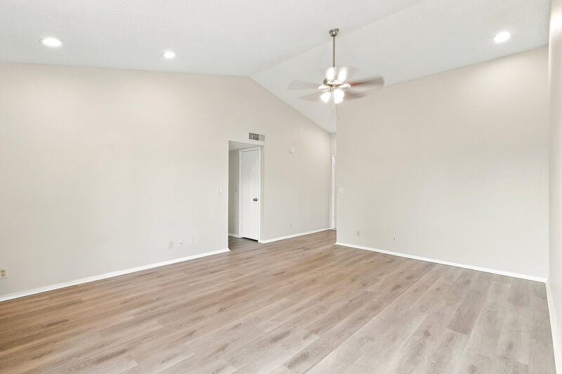 1,905/Mo, 8602 W Ruth Ave Peoria, AZ 85345 Living Room View
