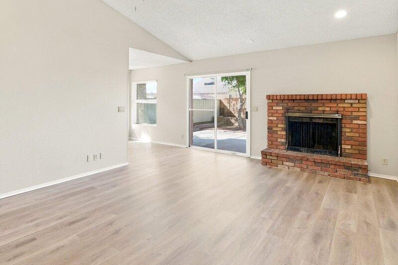 1,905/Mo, 8602 W Ruth Ave Peoria, AZ 85345 Living Room View 3