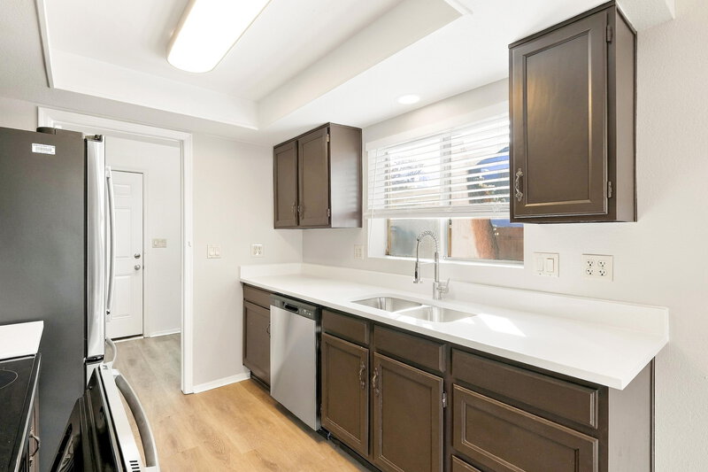 1,905/Mo, 8602 W Ruth Ave Peoria, AZ 85345 Kitchen View