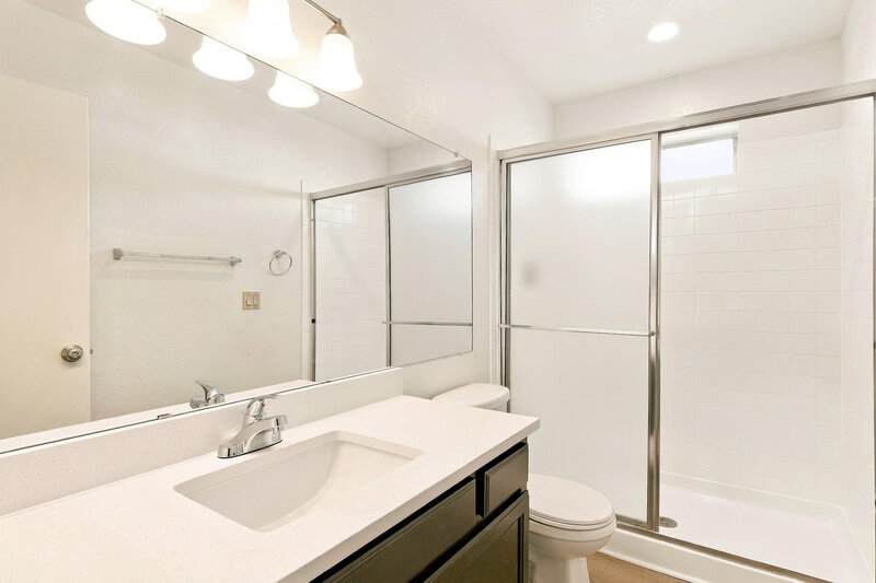 1,905/Mo, 8602 W Ruth Ave Peoria, AZ 85345 Bathroom View