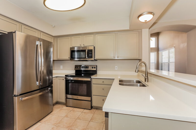 2,175/Mo, 633 S Balboa Mesa, AZ 85206 Kitchen View 2