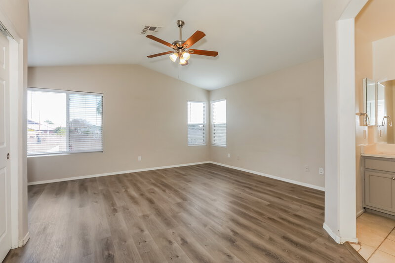 2,175/Mo, 633 S Balboa Mesa, AZ 85206 Main Bedroom View