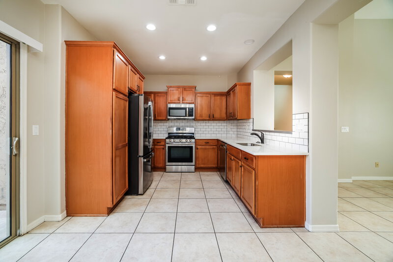 1,905/Mo, 3707 W Thalia Ct Phoenix, AZ 85086 Kitchen View