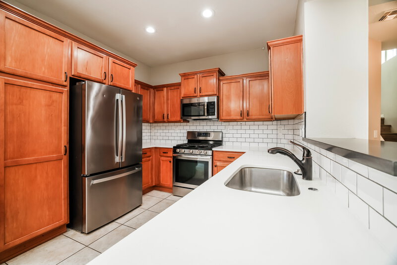 1,905/Mo, 3707 W Thalia Ct Phoenix, AZ 85086 Kitchen View 2