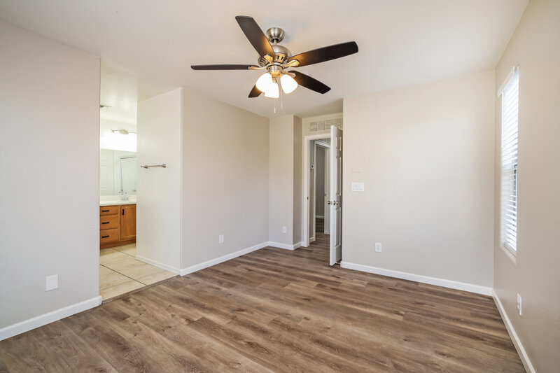 1,905/Mo, 3707 W Thalia Ct Phoenix, AZ 85086 Main Bedroom View 2