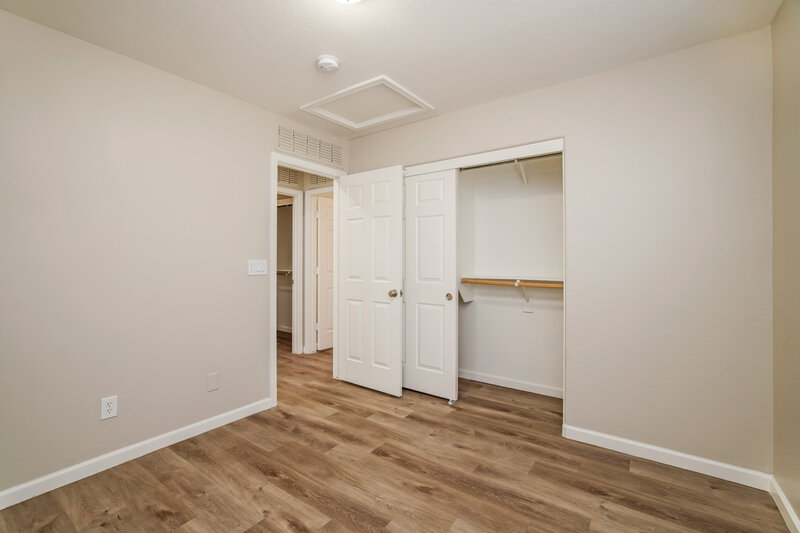 1,905/Mo, 3707 W Thalia Ct Phoenix, AZ 85086 Bedroom View 2