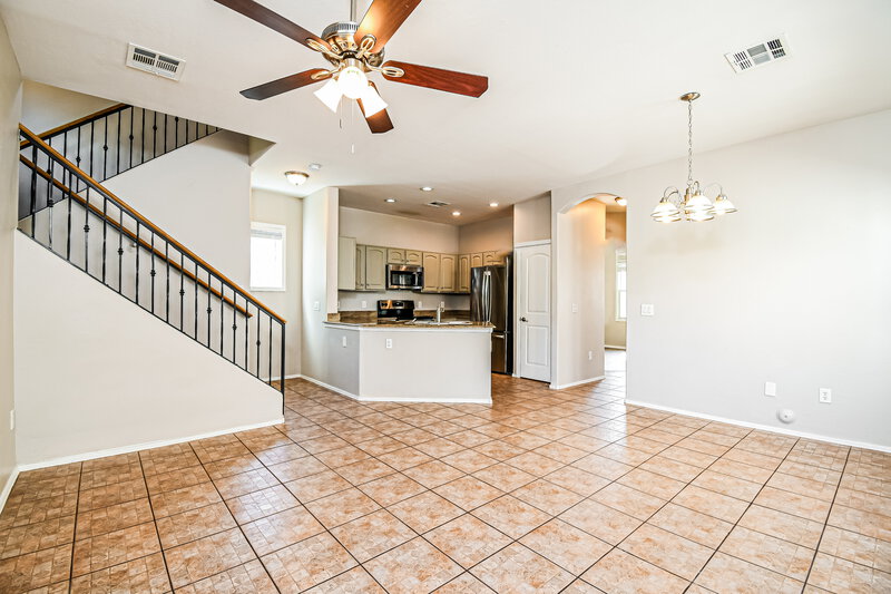 2,135/Mo, 1296 S Owl Dr Gilbert, AZ 85296 Living Room View 2
