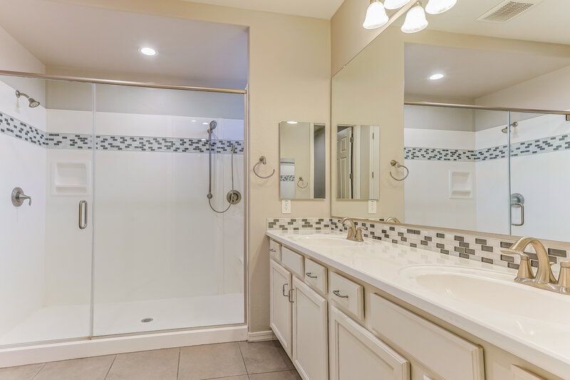 2,415/Mo, 20364 E Carriage Way Queen Creek, AZ 85142 Main Bathroom View
