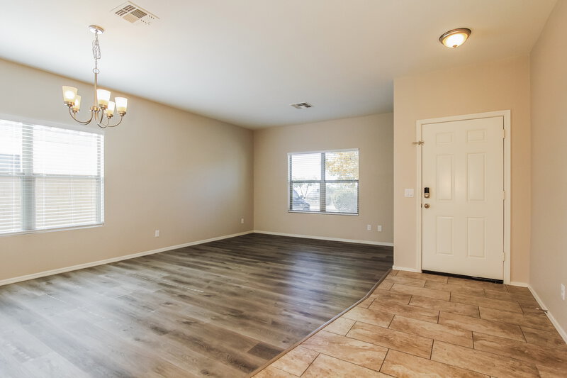 2,515/Mo, 3134 W Cavedale Dr Phoenix, AZ 85083 Living Room View 2