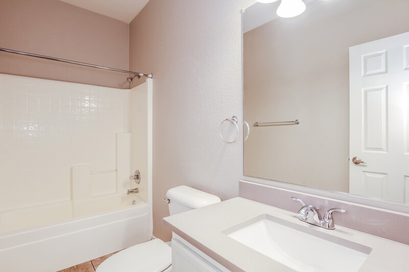2,515/Mo, 3134 W Cavedale Dr Phoenix, AZ 85083 Bathroom View