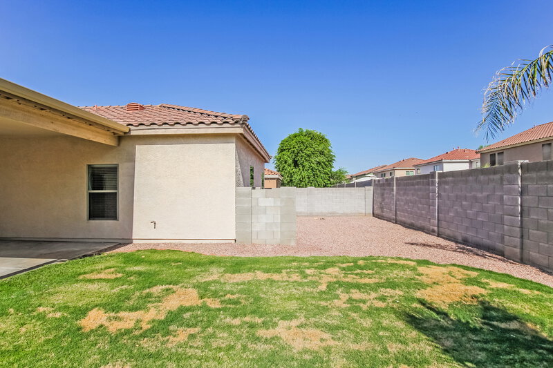 2,515/Mo, 3134 W Cavedale Dr Phoenix, AZ 85083 Rear View