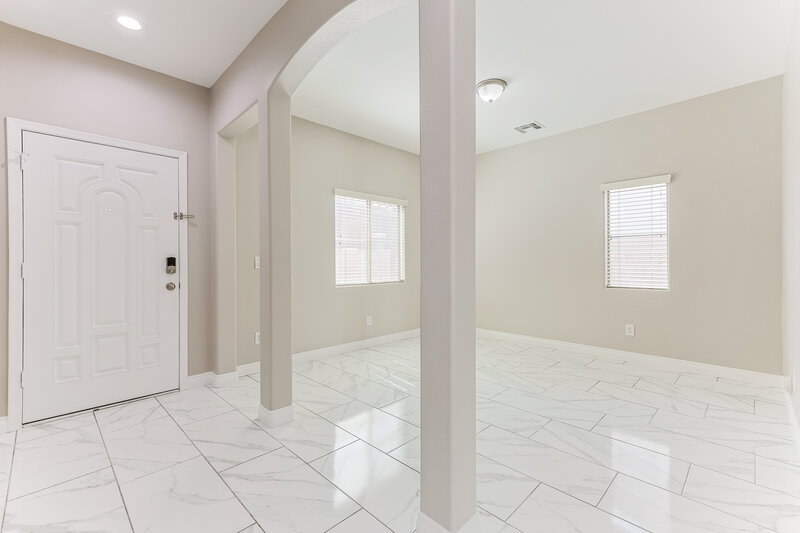 2,360/Mo, 4672 E Laurel Ave Gilbert, AZ 85234 Foyer View