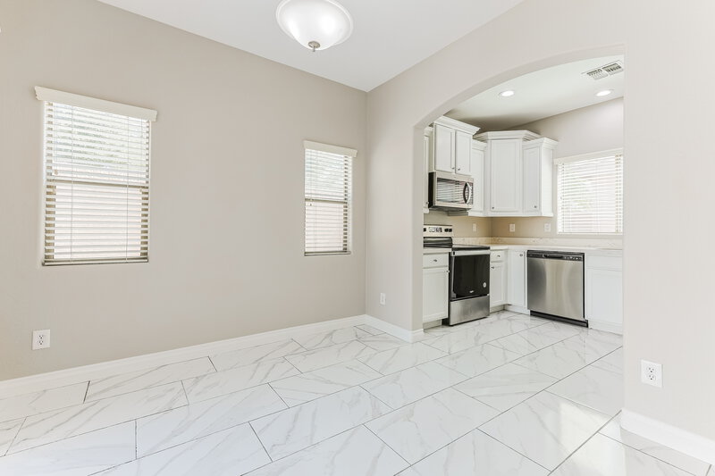 2,360/Mo, 4672 E Laurel Ave Gilbert, AZ 85234 Dining Room View 2