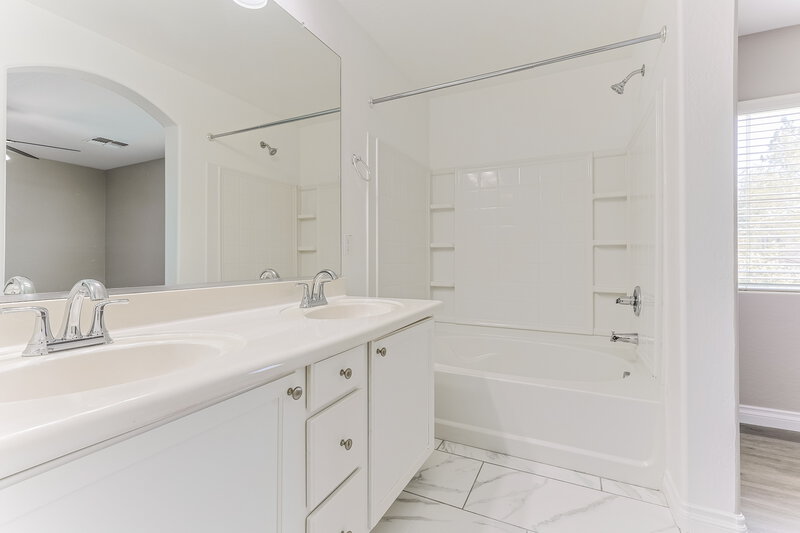 2,360/Mo, 4672 E Laurel Ave Gilbert, AZ 85234 Bathroom View
