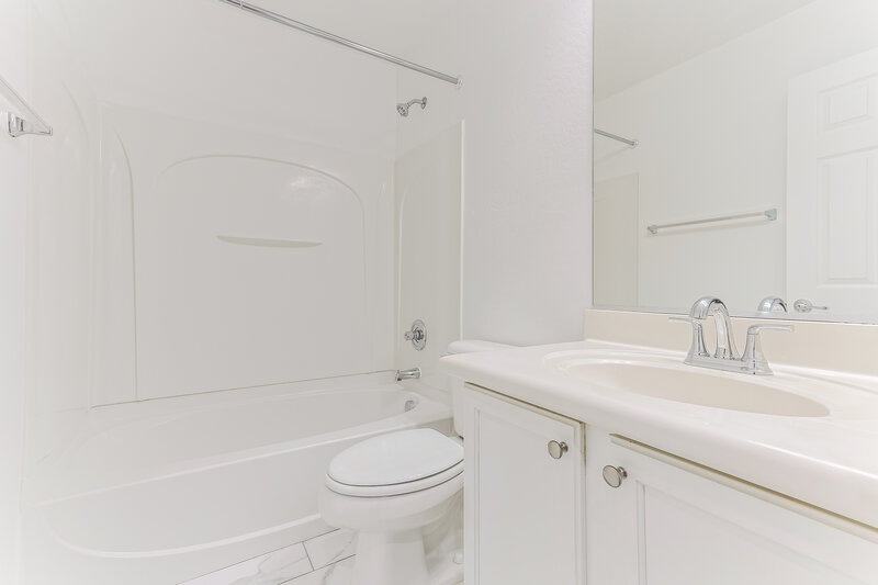 2,360/Mo, 4672 E Laurel Ave Gilbert, AZ 85234 Bathroom View 2